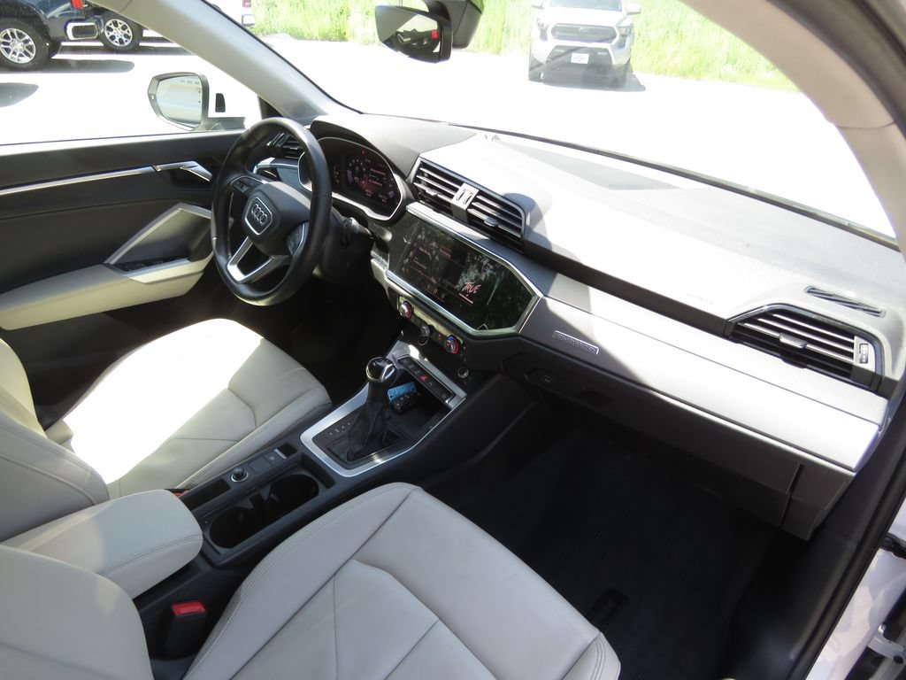 Used 2023 Audi Q3 2.0T Premium Plus w/ Premium Plus Package AWD/4WD image 14