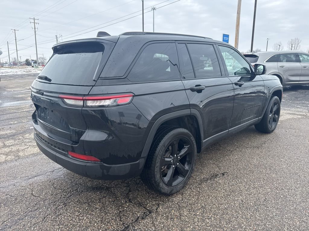 Used 2023 Jeep Grand Cherokee Altitude image 6