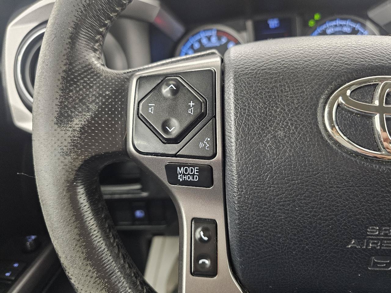 Used 2019 Toyota Tacoma SR5 AWD/4WD image 15