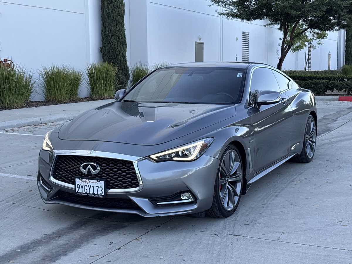 Used 2018 INFINITI Q60 Red Sport 400 w/ Sensory Package 3.0T Sport RWD image 7