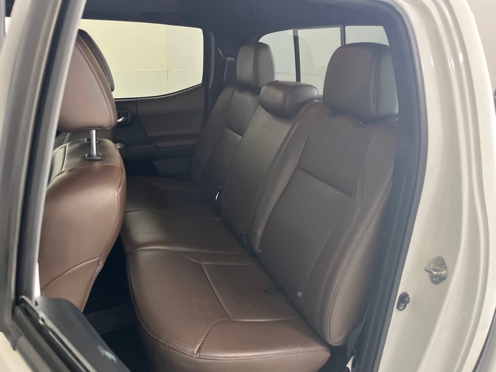 Used 2018 Toyota Tacoma Limited AWD/4WD image 19