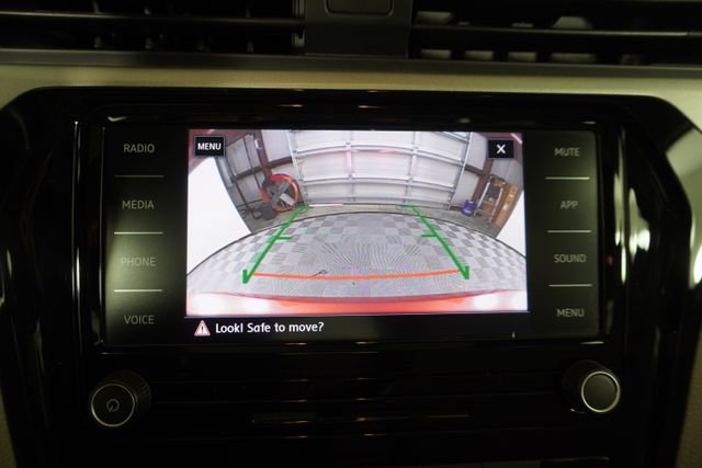 Used 2020 Volkswagen Passat 2.0T SE w/ Sunroof Package image 28