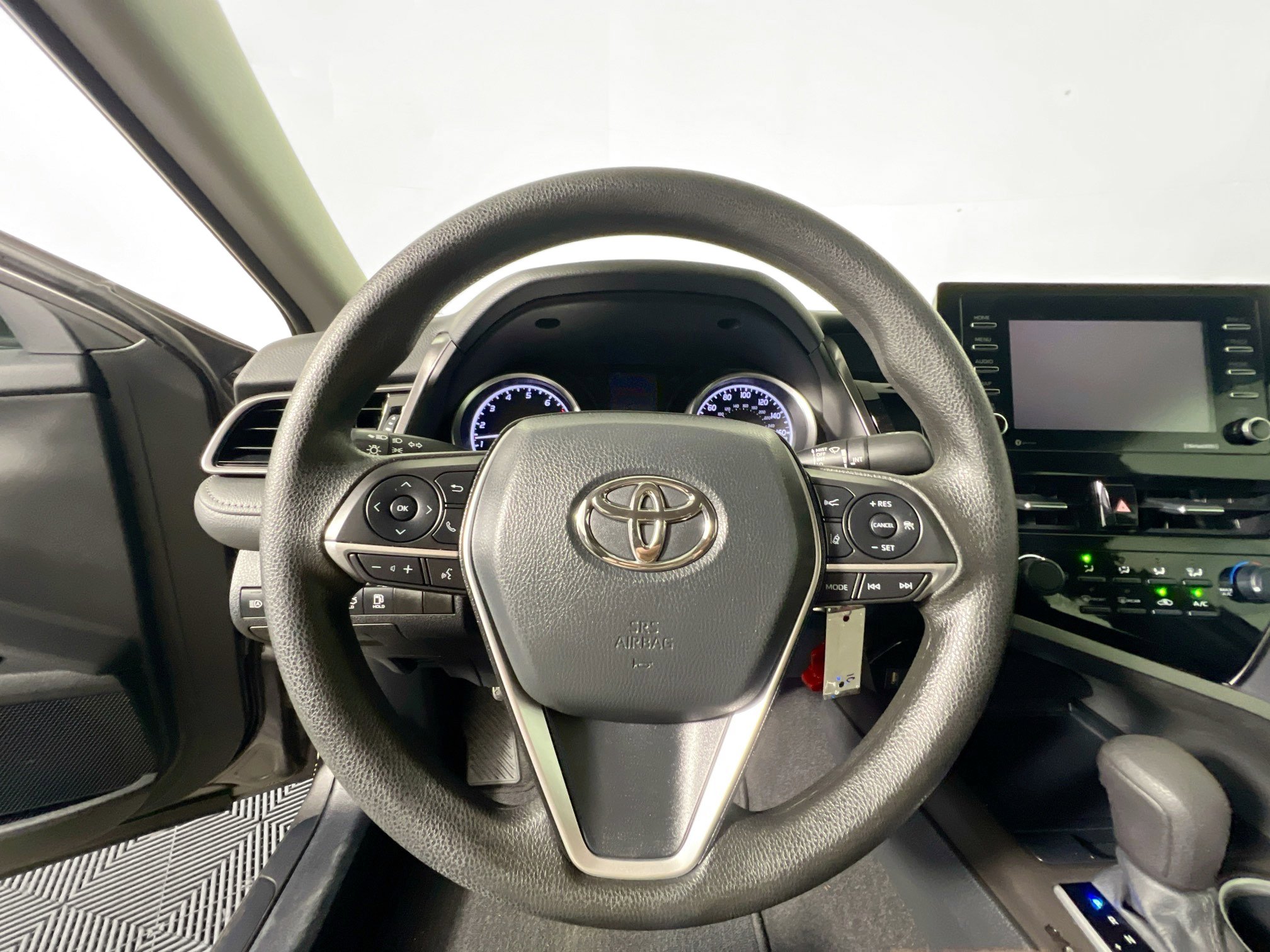 Used 2021 Toyota Camry LE w/ Carpet Mat Package (TMS) image 17