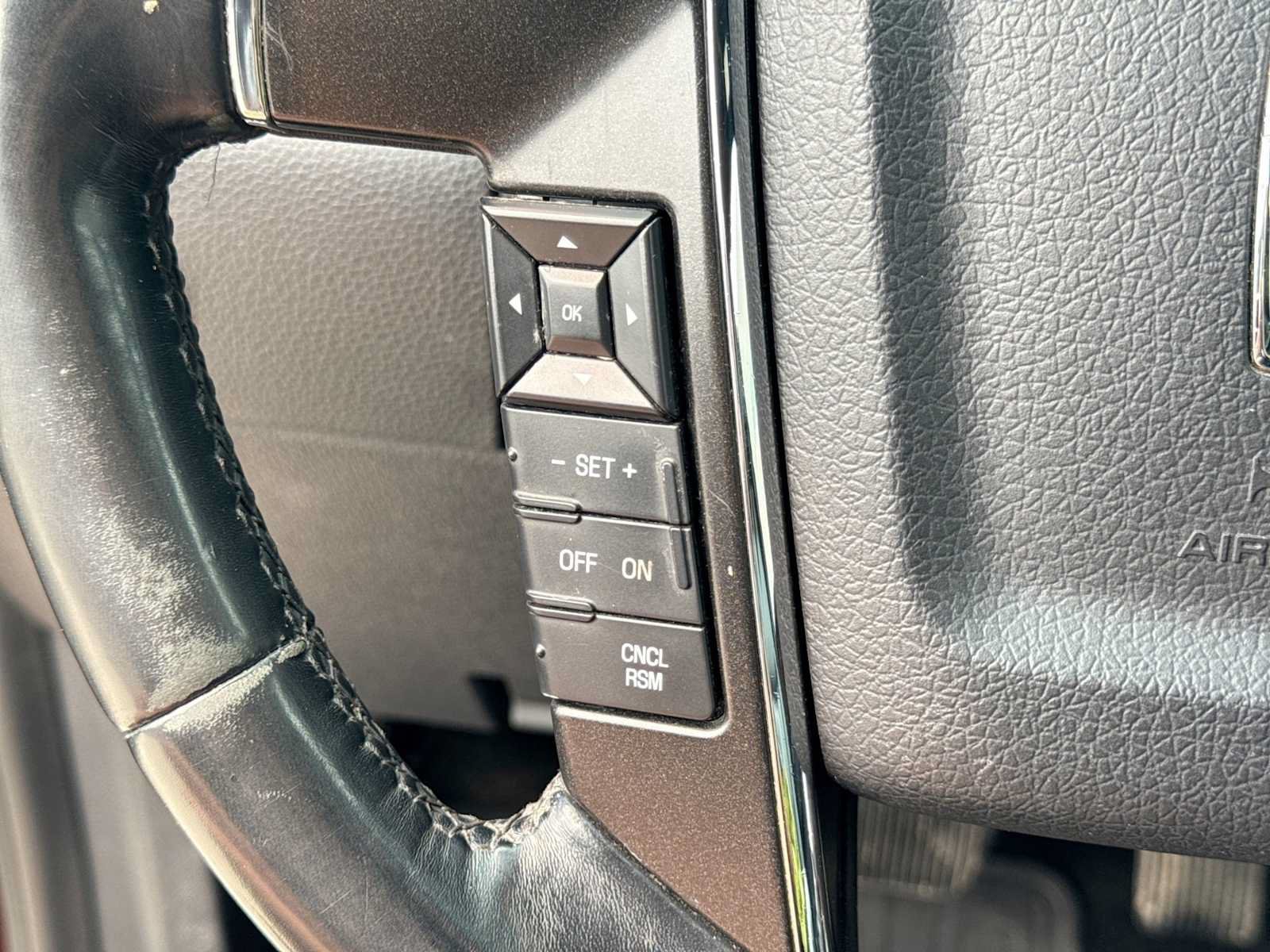 Used 2015 Lincoln Navigator 4WD image 24