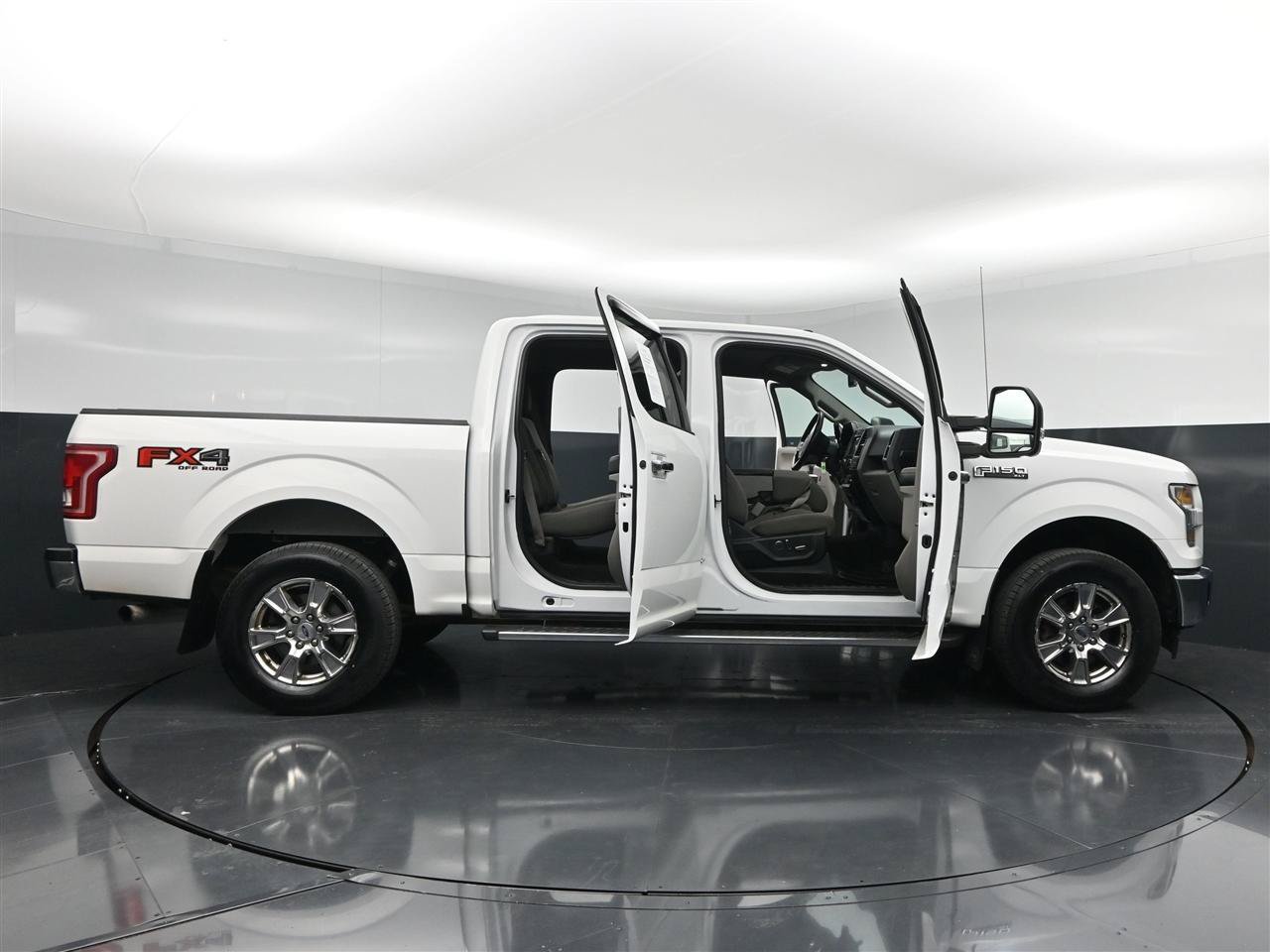 Used 2017 Ford F150 XLT w/ Equipment Group 302A Luxury AWD/4WD image 28