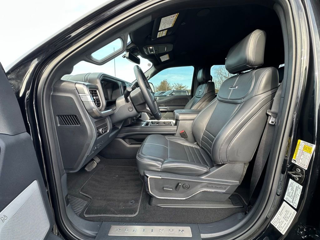 Used 2025 Ford F350 Platinum w/ Tremor Off-Road Package image 2