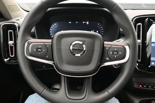 New 2026 Volvo XC40 B4 Core w/ Protection Package Premier FWD image 22