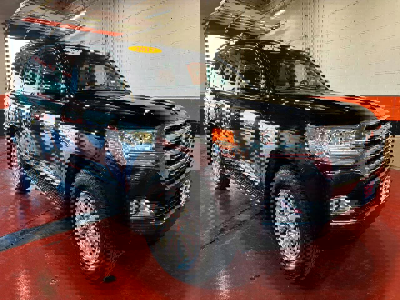 Used 2017 Toyota Land Cruiser image 4
