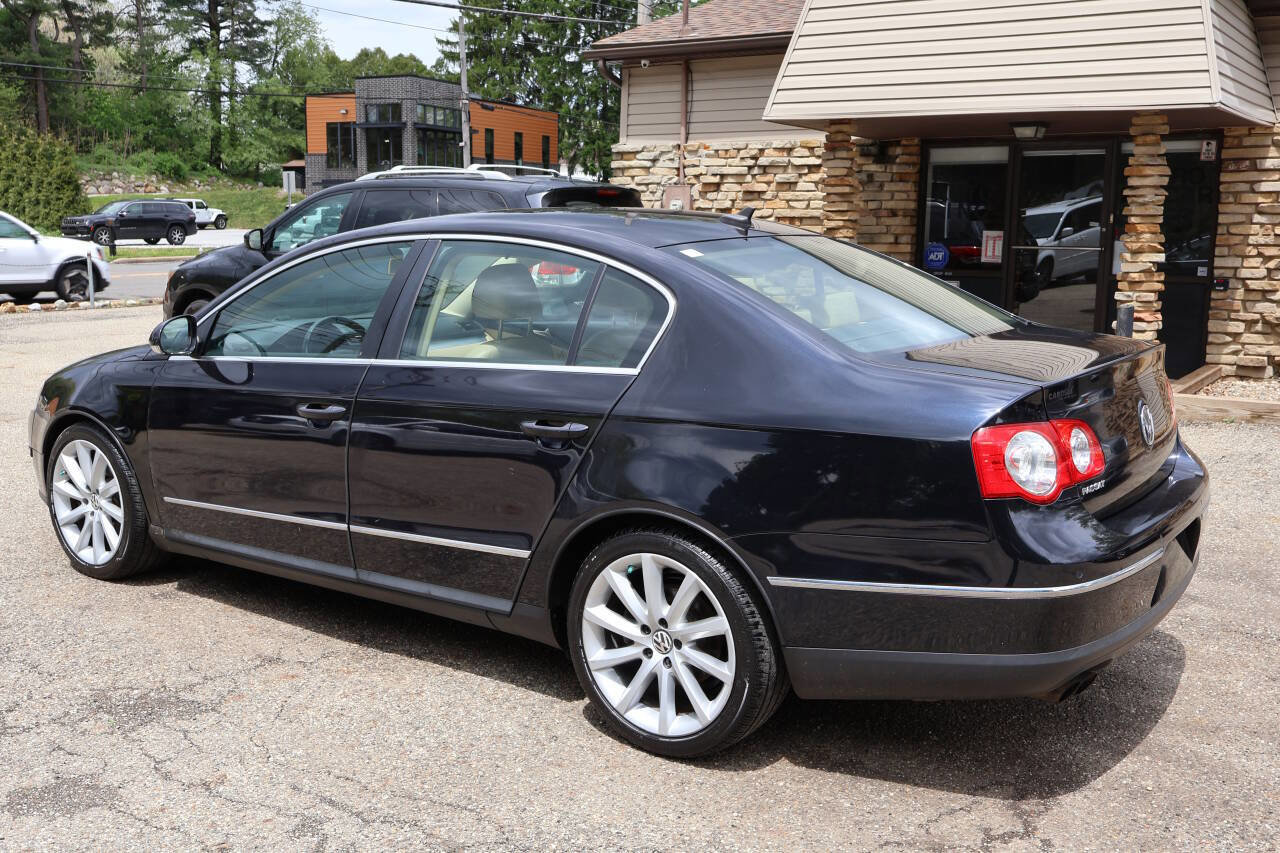 Used 2008 Volkswagen Passat VR6 FWD image 6