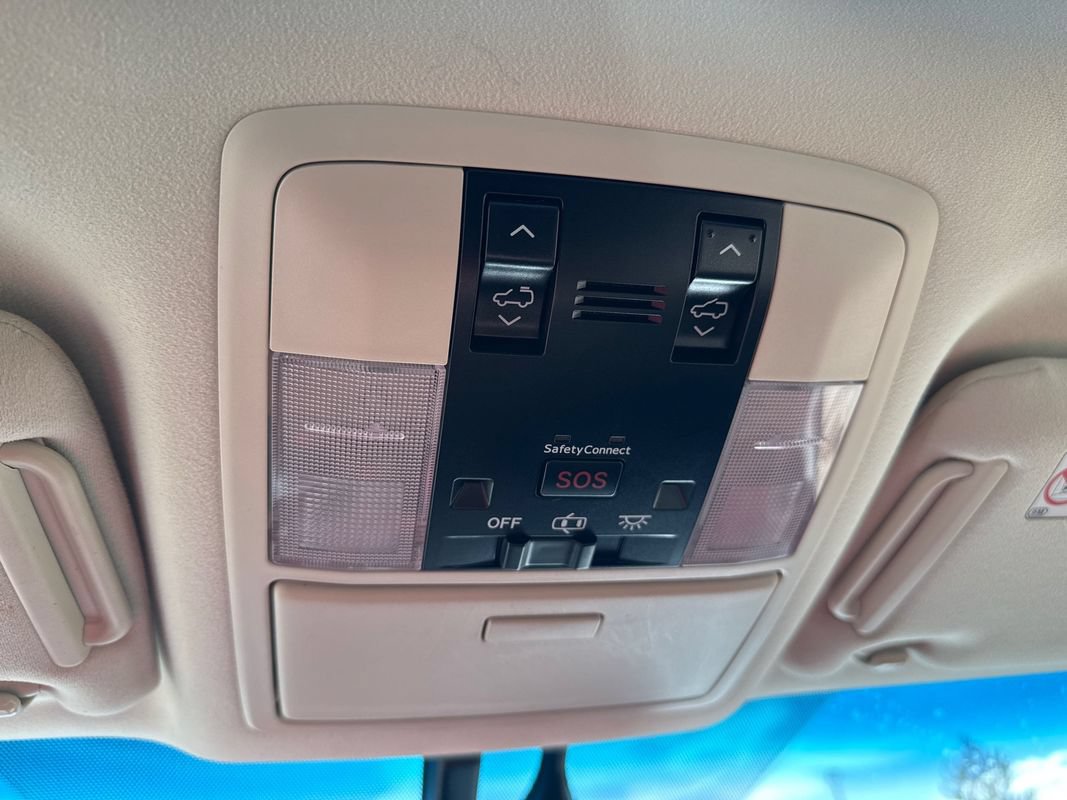 Used 2018 Lexus GX 460 Premium w/ Premium Package AWD/4WD image 39