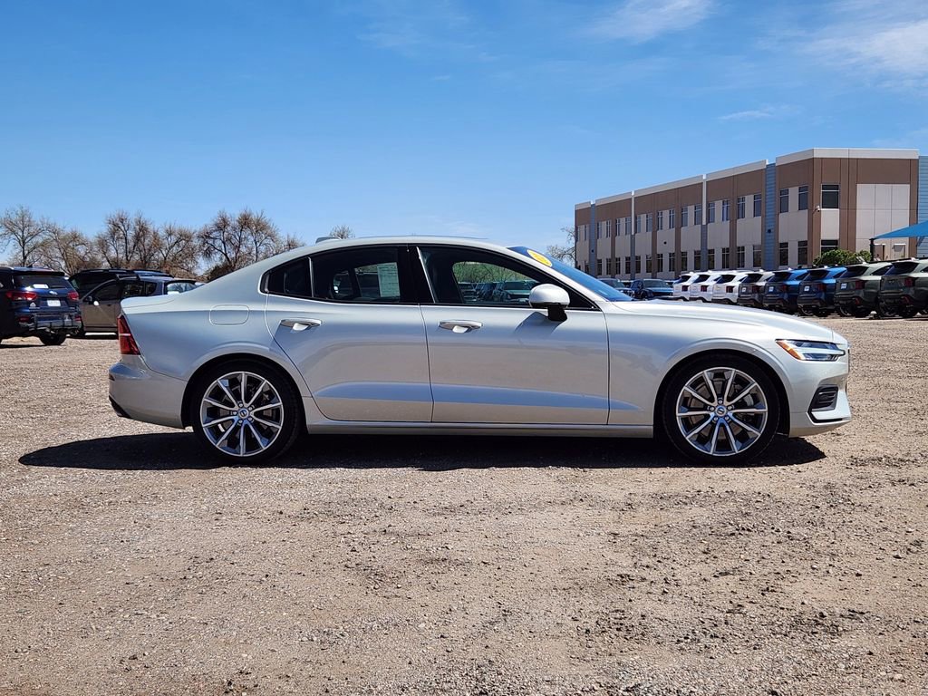Used 2020 Volvo S60 T6 Momentum w/ Protection Package image 2