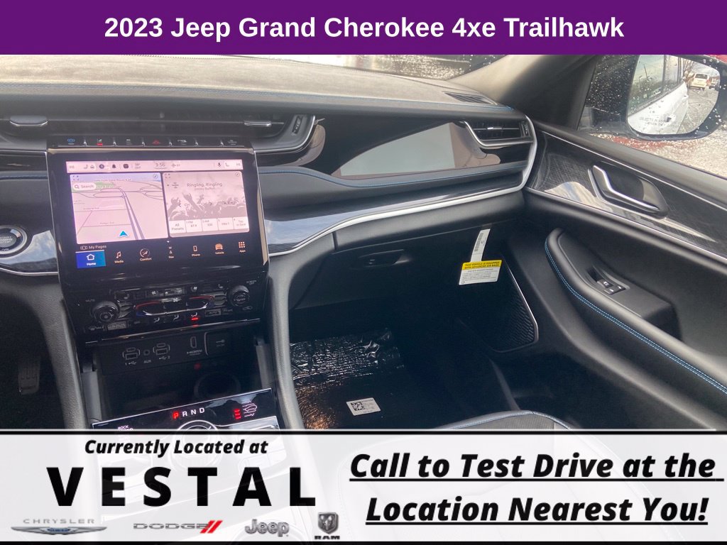 New 2023 Jeep Grand Cherokee Trailhawk AWD/4WD image 19