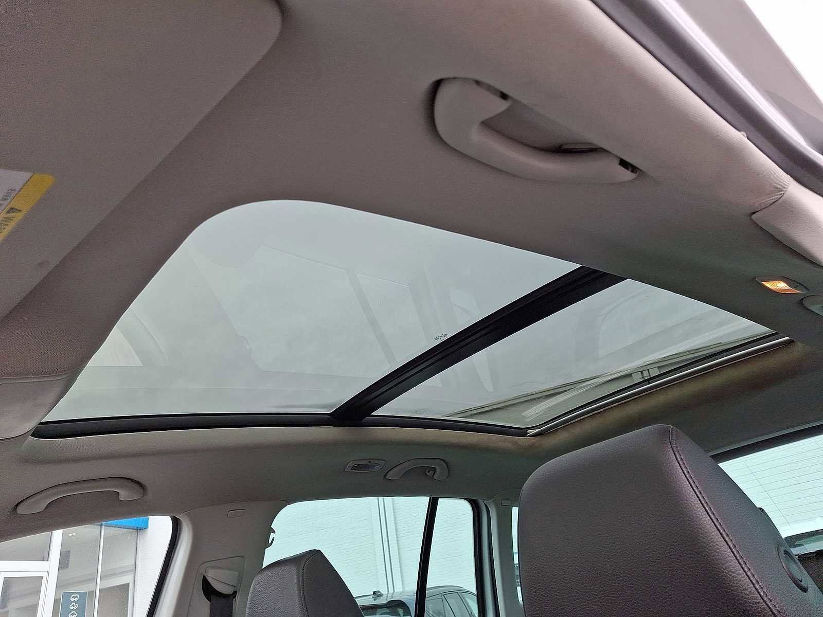 Used 2016 Volkswagen Tiguan SE image 25