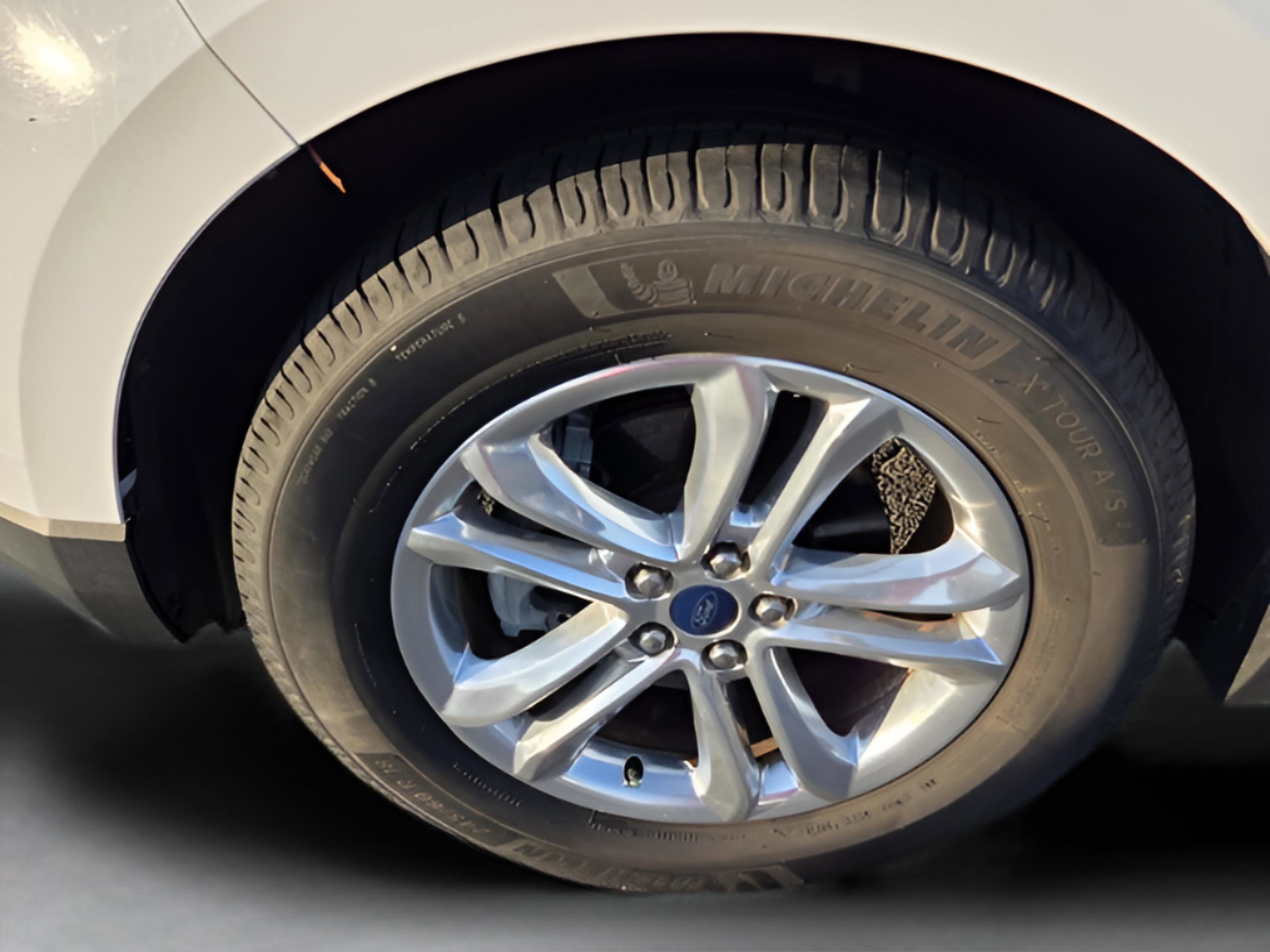 Used 2017 Ford Edge SEL w/ Equipment Group 201A image 31