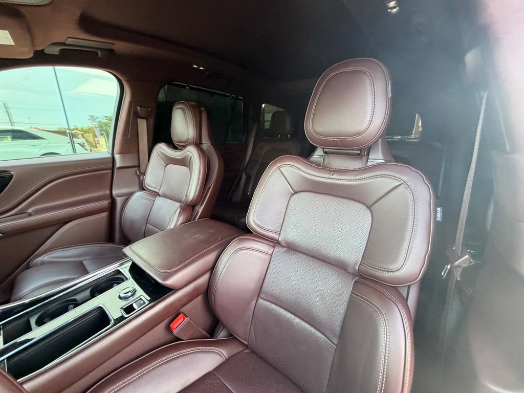 Used 2024 Lincoln Aviator Black Label w/ Jet Package AWD/4WD image 13