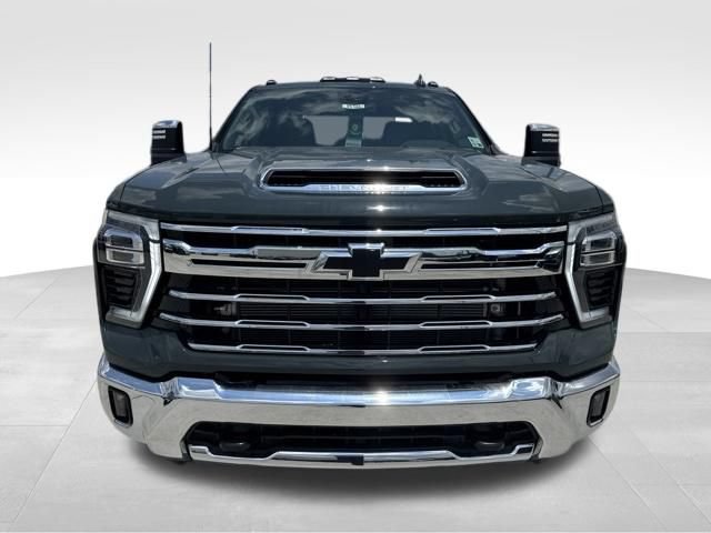 New 2026 Chevrolet Silverado 3500 LTZ w/ LTZ Convenience Package AWD/4WD image 2