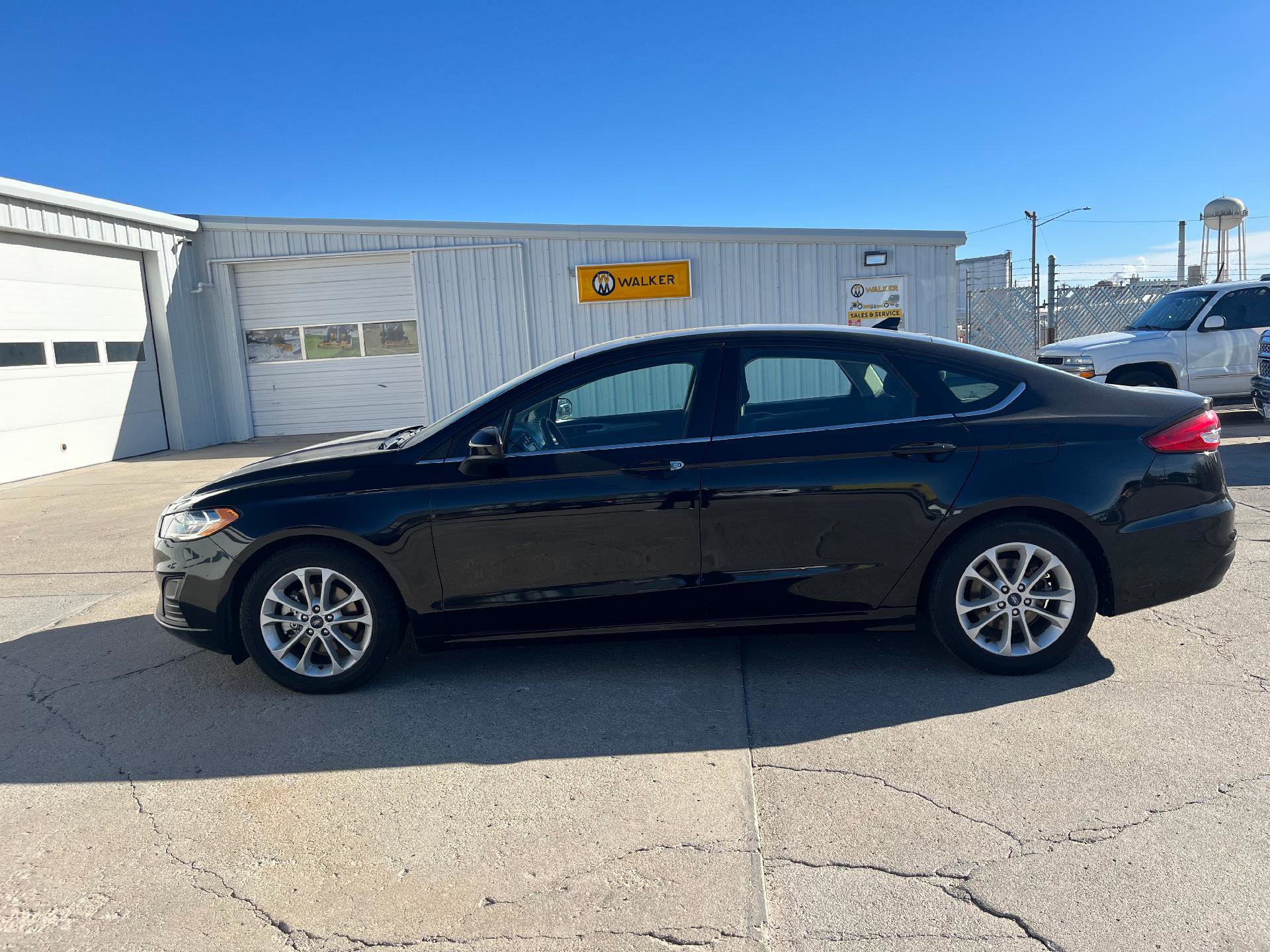 Used 2020 Ford Fusion SE image 2