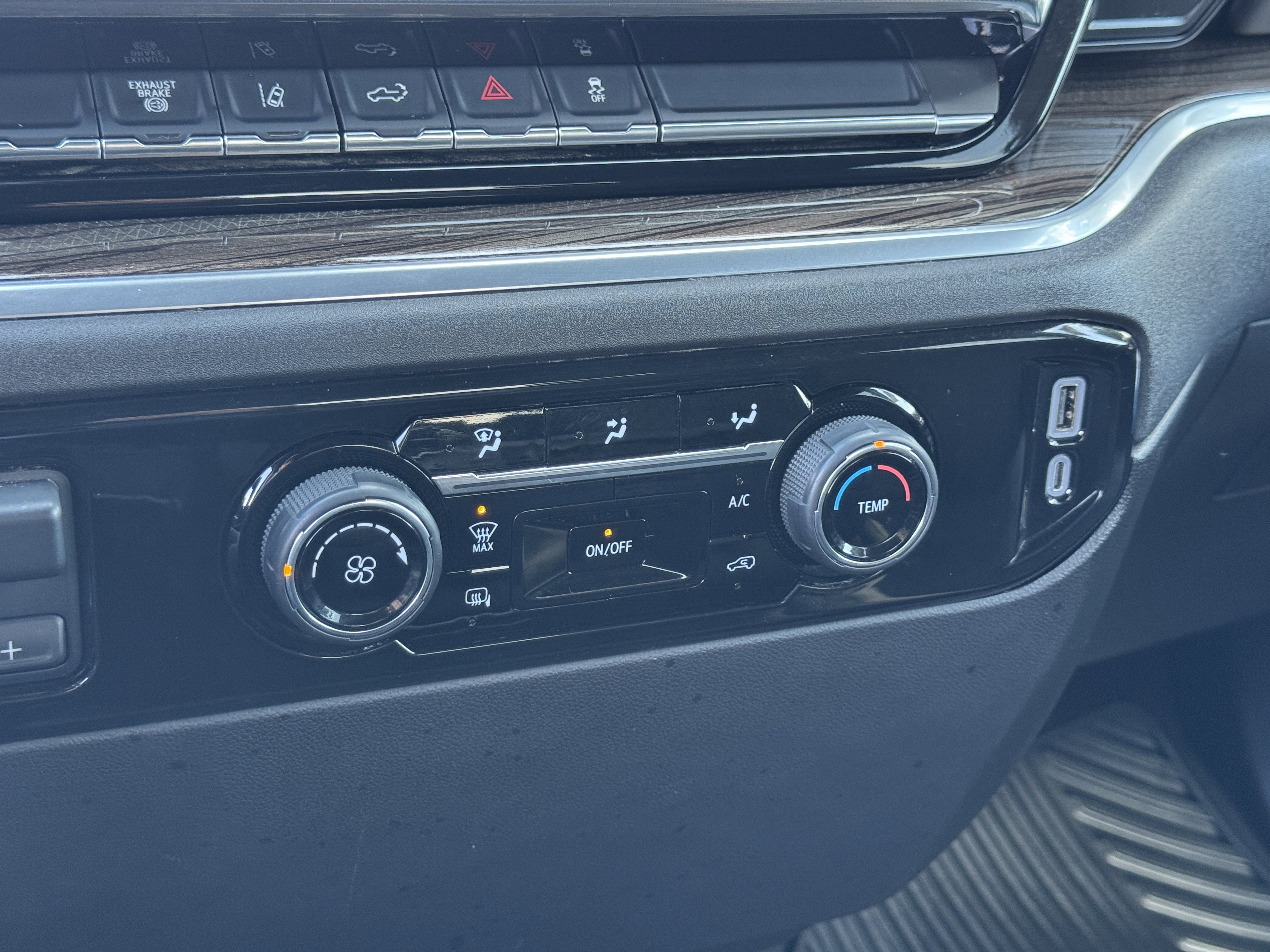 Certified 2024 Chevrolet Silverado 3500 LT image 28