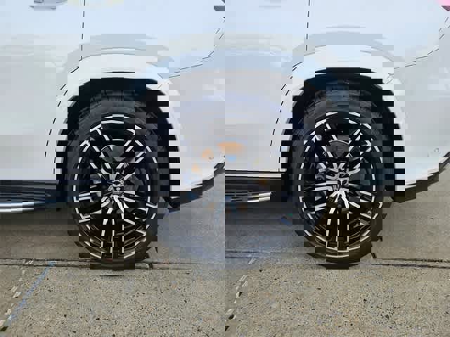 Used 2023 Mercedes-Benz GLS 580 4MATIC image 12