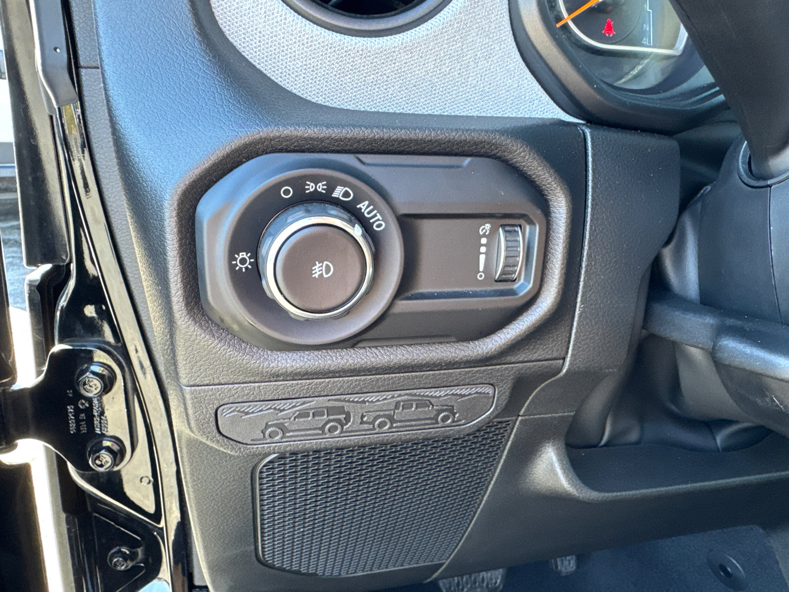 Used 2025 Jeep Wrangler Sport S image 16