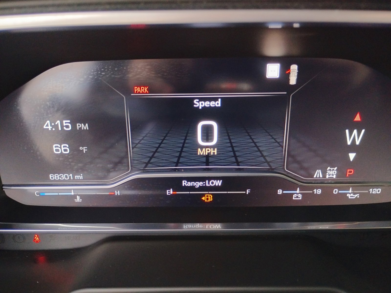 Used 2023 GMC Yukon XL SLT image 17