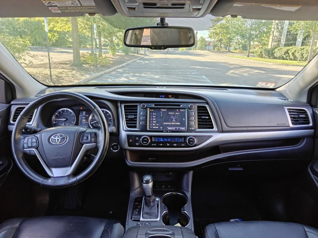 Used 2015 Toyota Highlander XLE AWD/4WD image 26