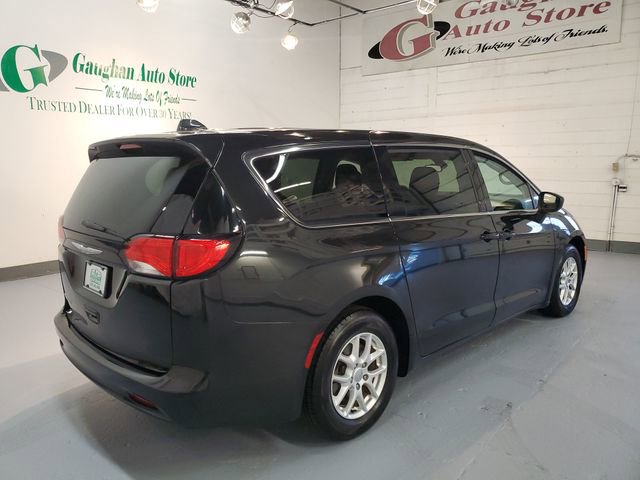 Used 2017 Chrysler Pacifica Touring FWD image 7