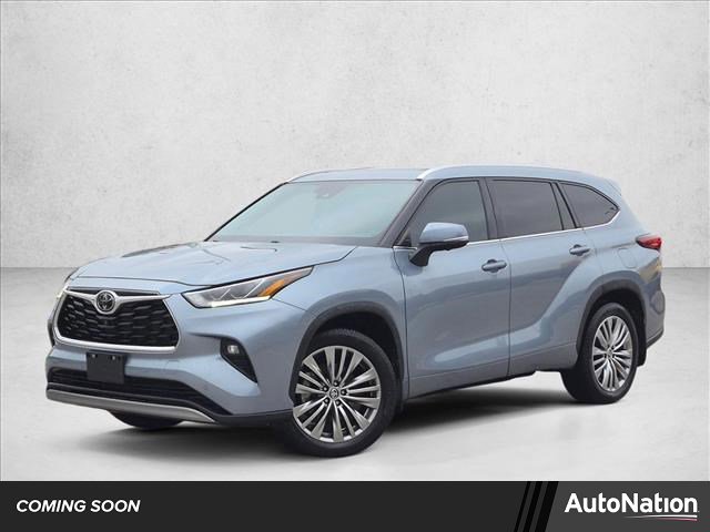 Used 2023 Toyota Highlander Platinum FWD image 1