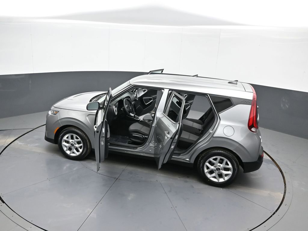 Certified 2022 Kia Soul LX w/ Technology Package image 42