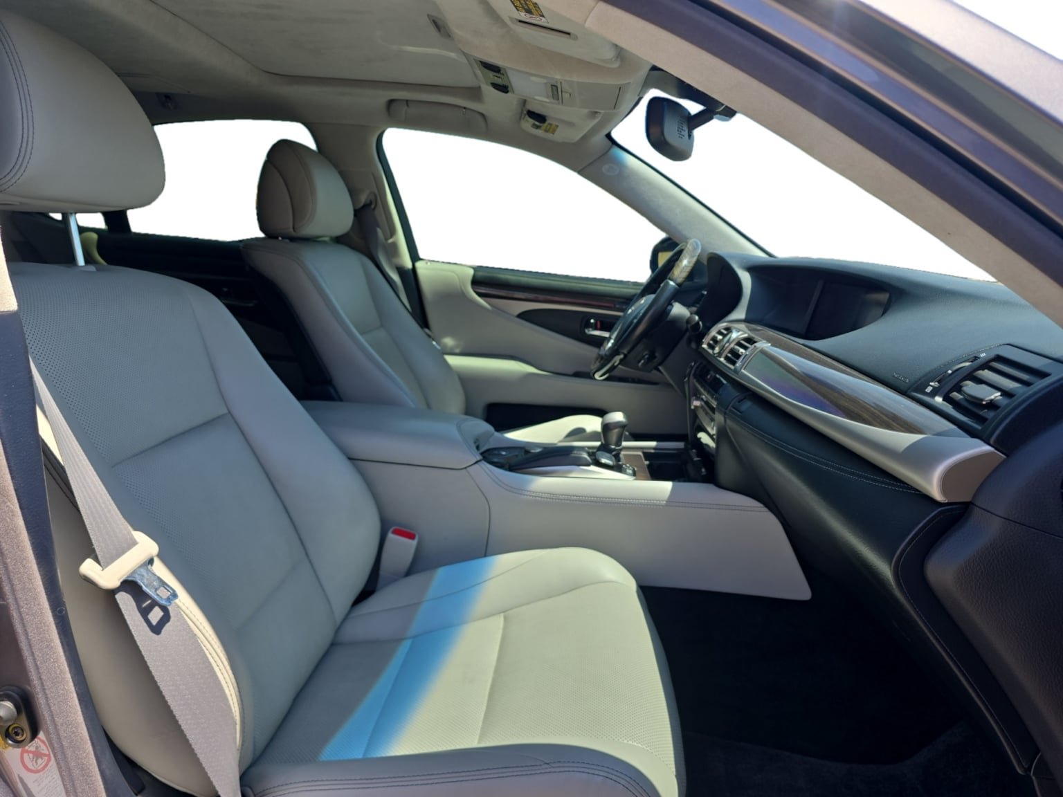 Used 2014 Lexus LS 460 w/ Comfort Package RWD image 17