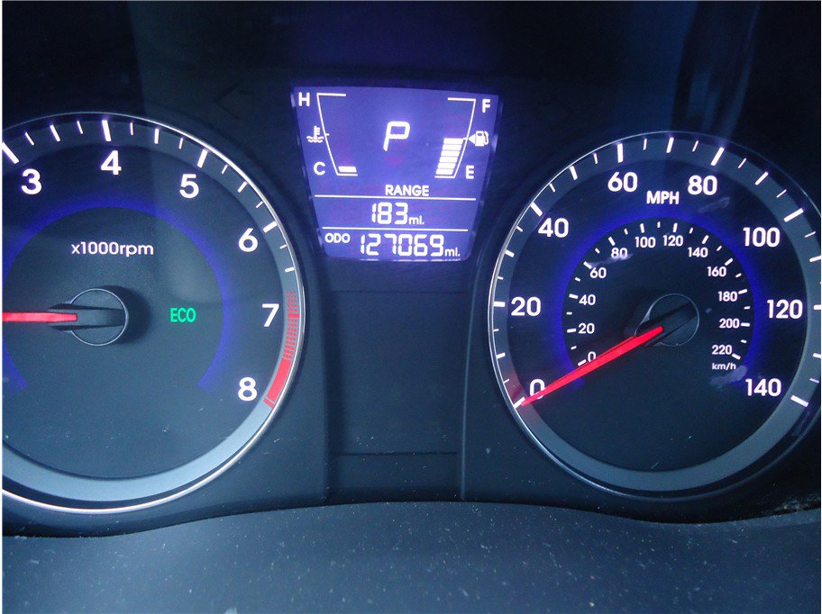 Used 2013 Hyundai Accent SE FWD image 25