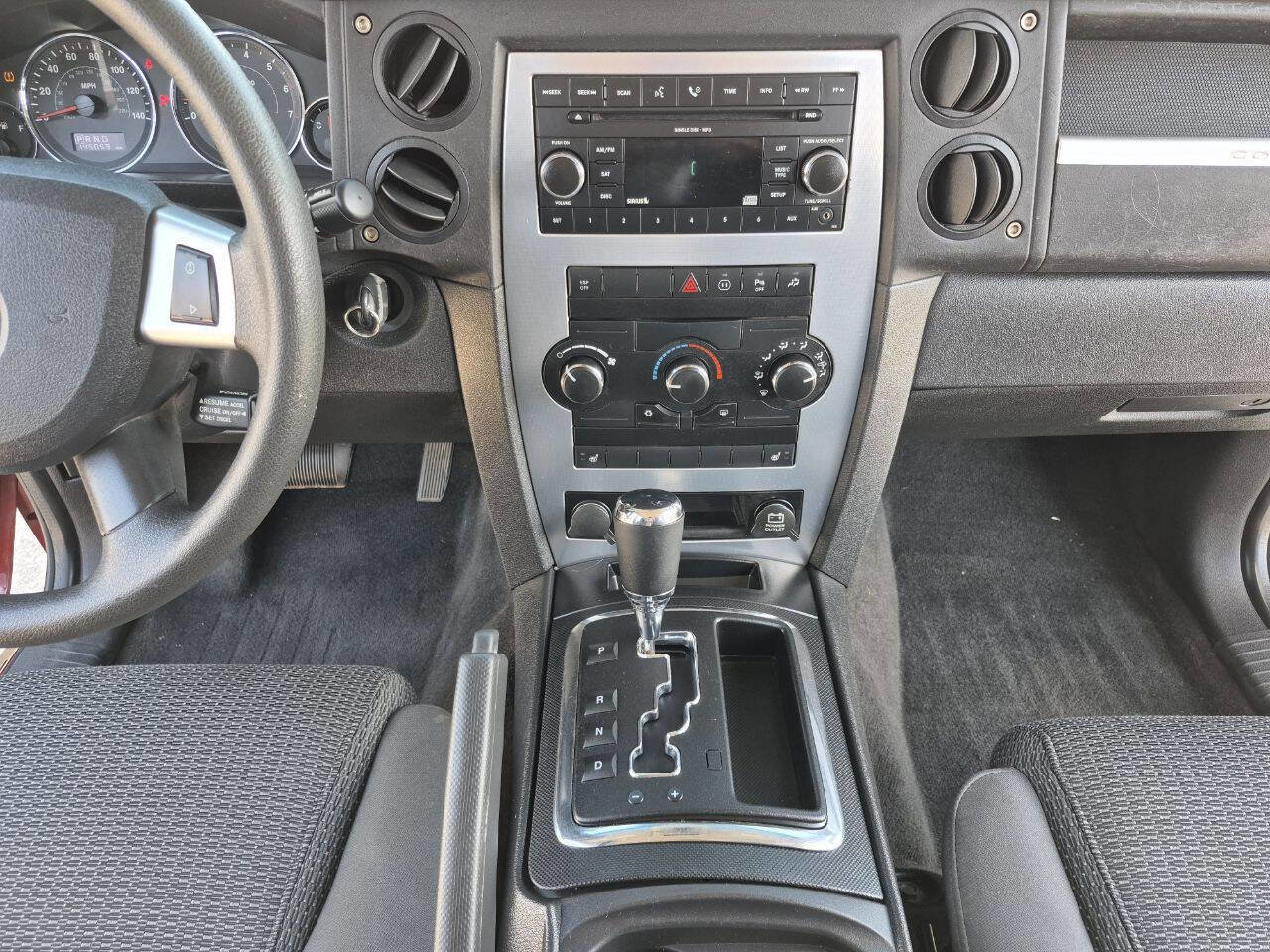 Used 2008 Jeep Commander Sport image 24