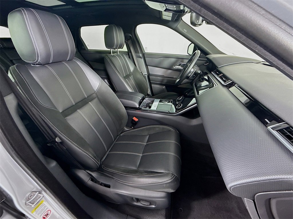 Used 2018 Land Rover Range Rover Velar R-Dynamic SE image 29