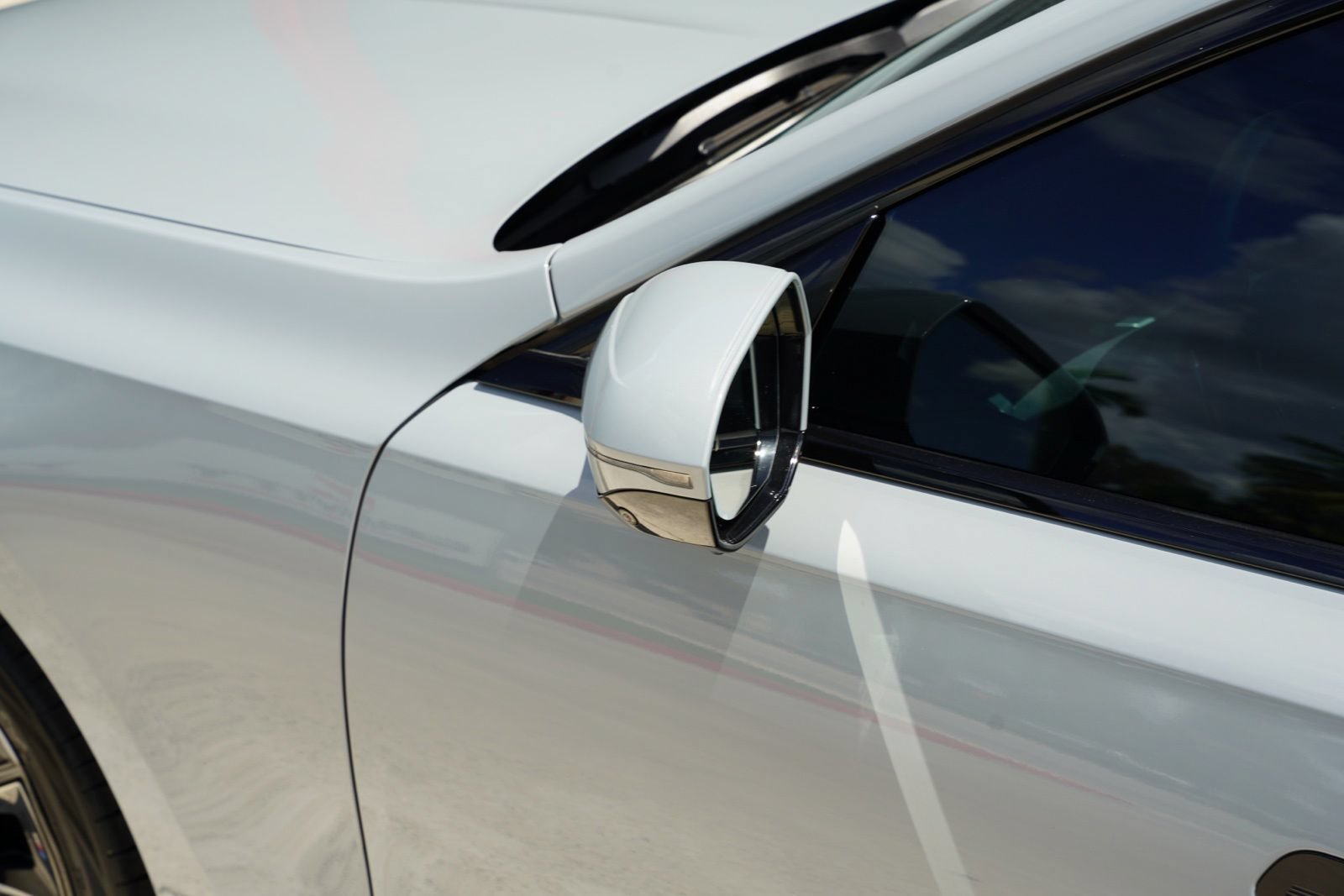 Used 2024 BMW i7 eDrive50 w/ M Sport Package RWD image 12