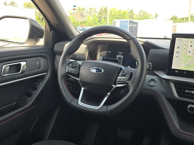 Used 2025 Ford Explorer ST-Line w/ ST-Line Street Pack AWD/4WD image 41