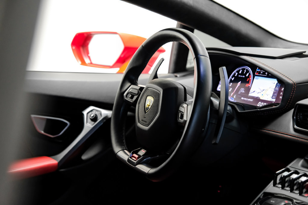 Used 2018 Lamborghini Huracan LP 580-2 RWD image 16