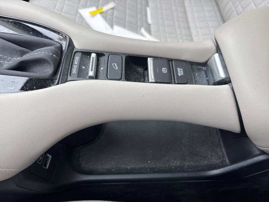 Used 2023 Honda HR-V LX image 26