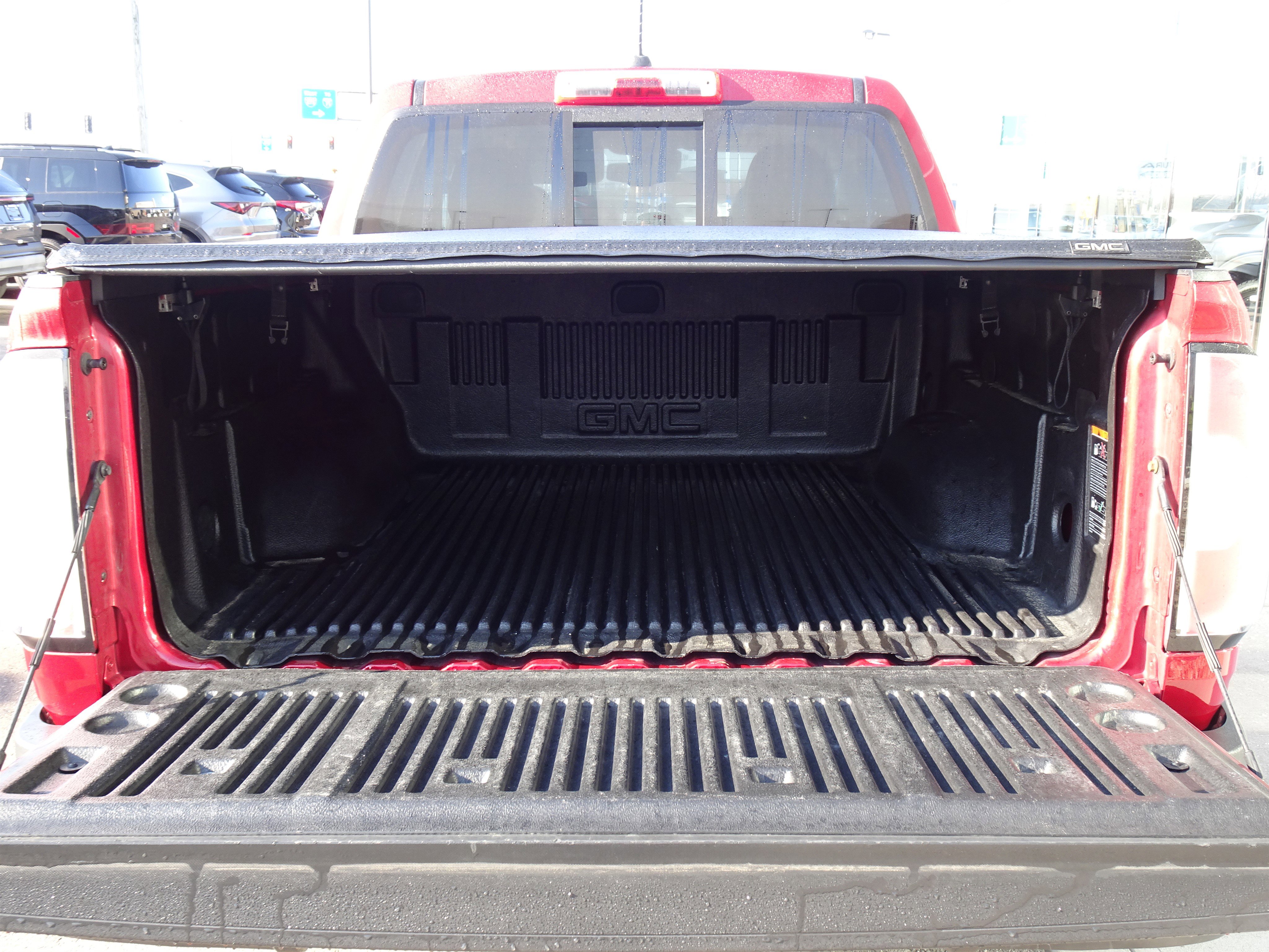 Used 2019 GMC Canyon SLT w/ Driver Alert Package image 8