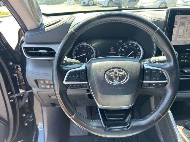 Used 2021 Toyota Highlander Platinum AWD/4WD image 21