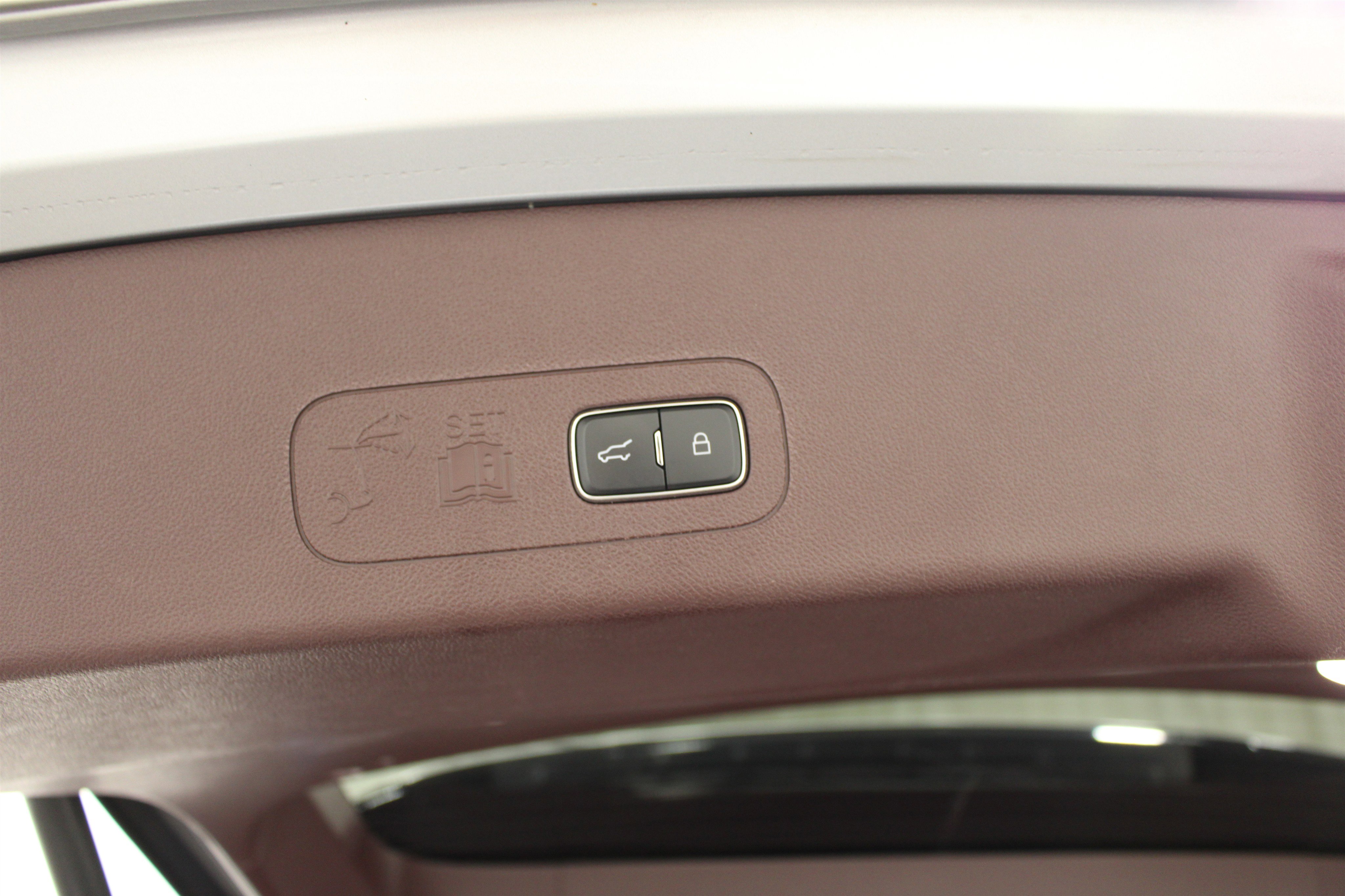 Used 2021 Lincoln Aviator Black Label w/ Class IV Trailer Tow Package image 26