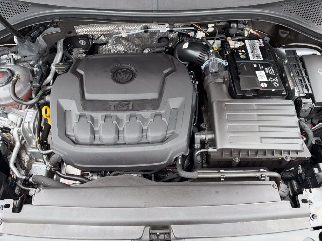 Used 2023 Volkswagen Tiguan SE AWD/4WD image 28
