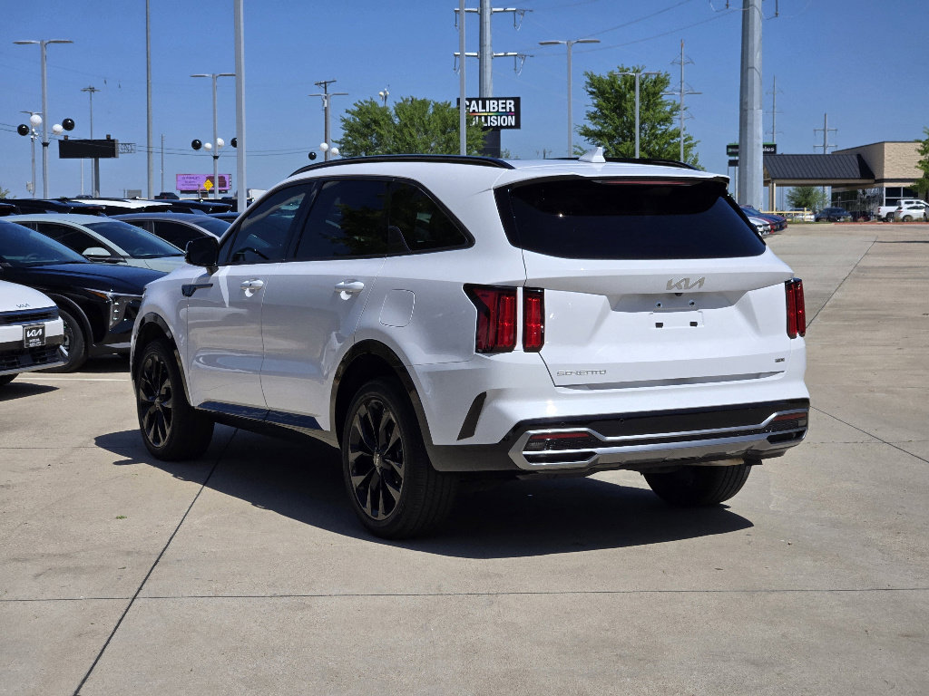 Used 2023 Kia Sorento SX image 3