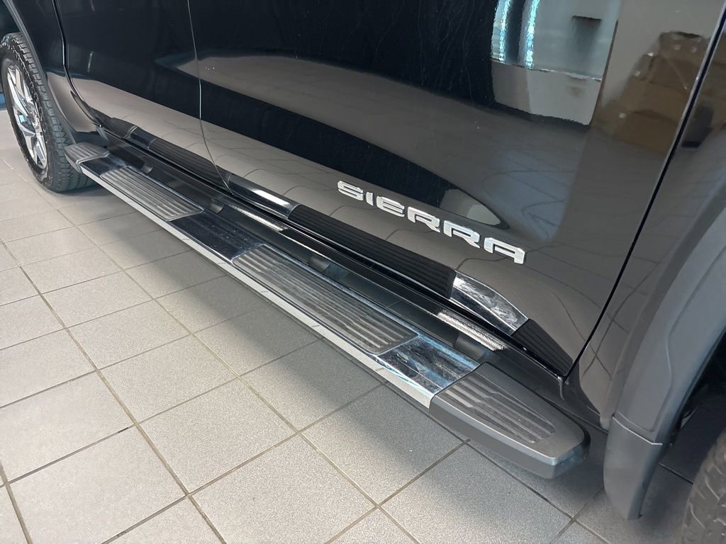 Used 2025 GMC Sierra 1500 SLT w/ SLT Premium Plus Package image 10