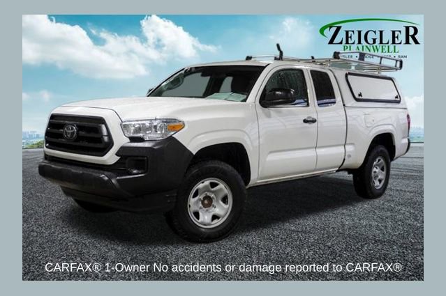 Used 2023 Toyota Tacoma SR image 1