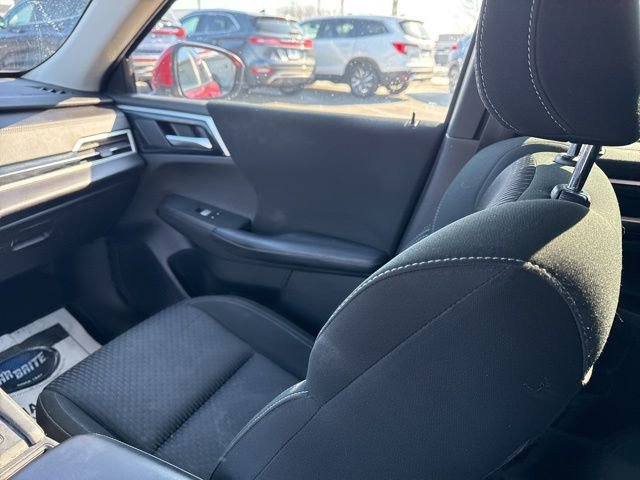 Used 2022 Mitsubishi Outlander ES image 16