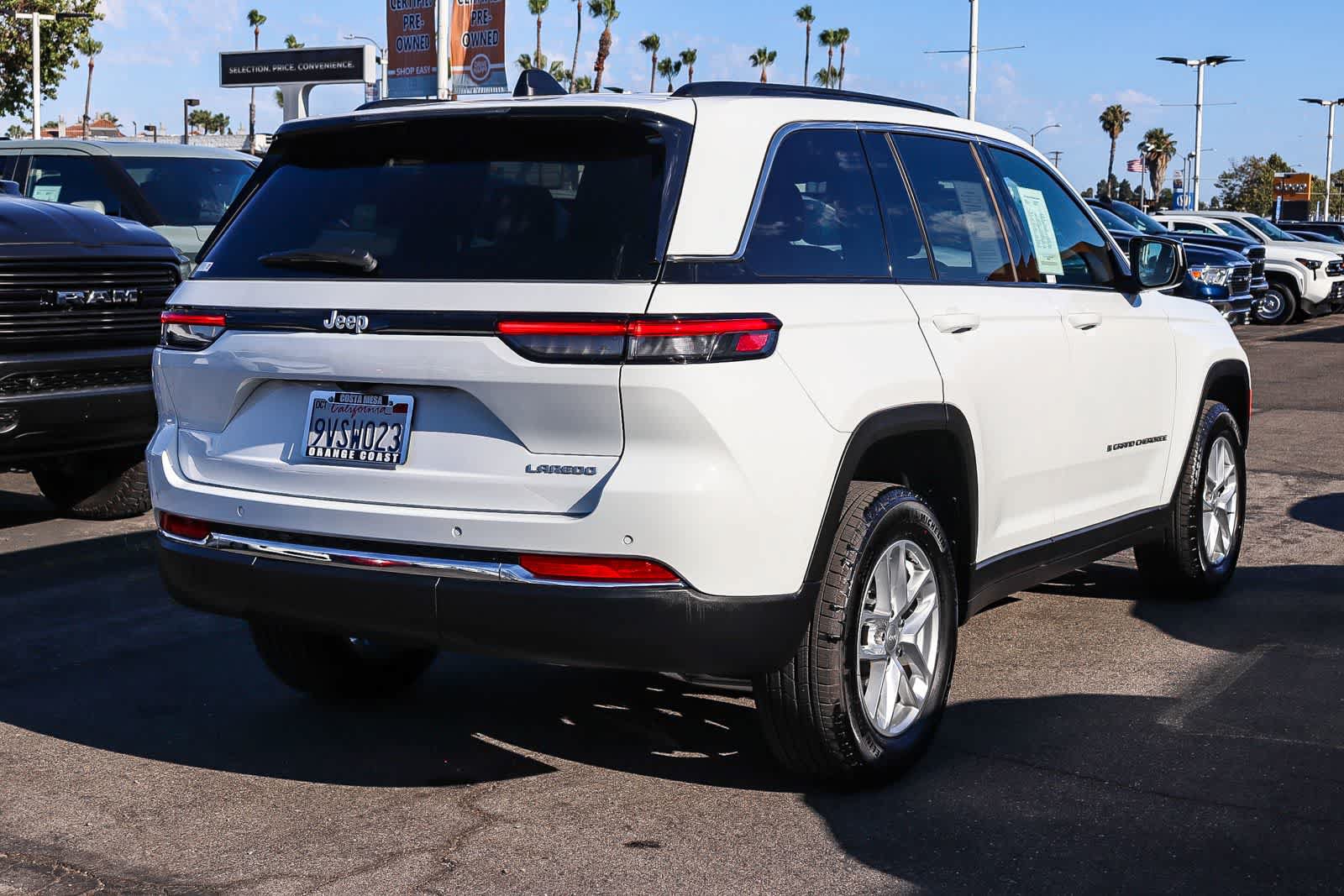 Used 2025 Jeep Grand Cherokee Laredo X RWD image 4