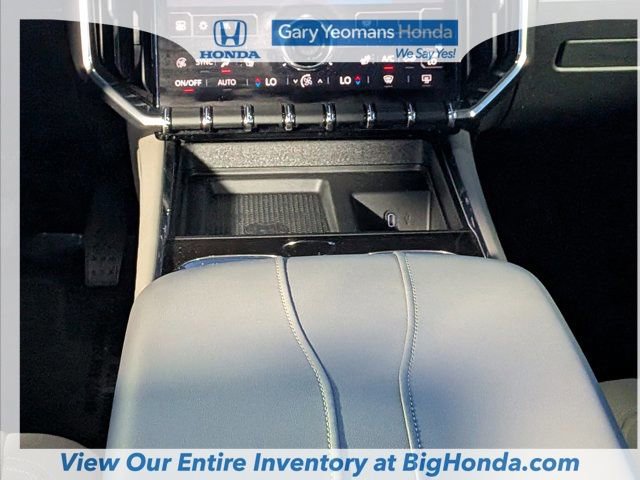 Used 2025 GMC Acadia Elevation FWD image 19