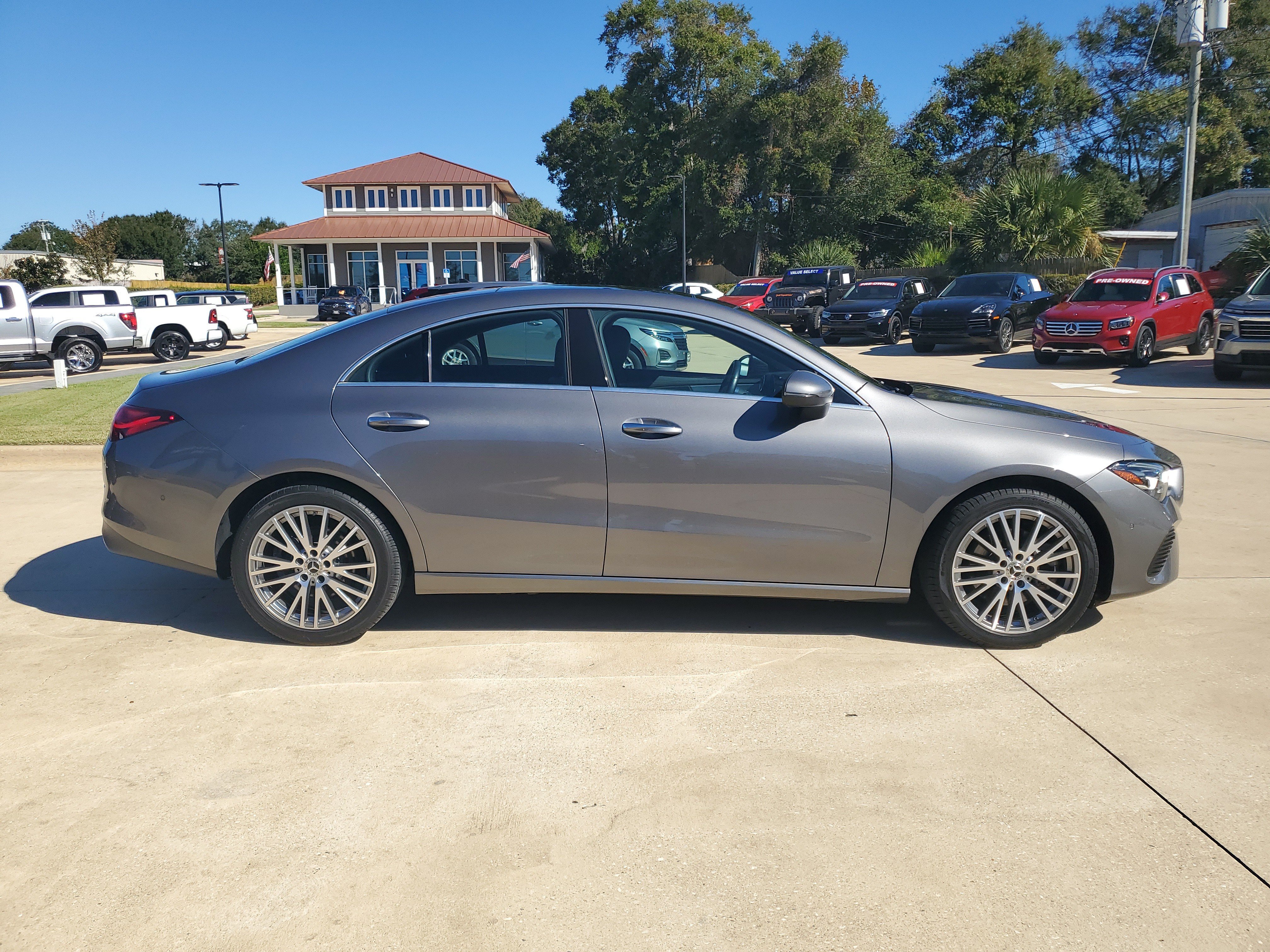 Used 2025 Mercedes-Benz CLA 250 image 9