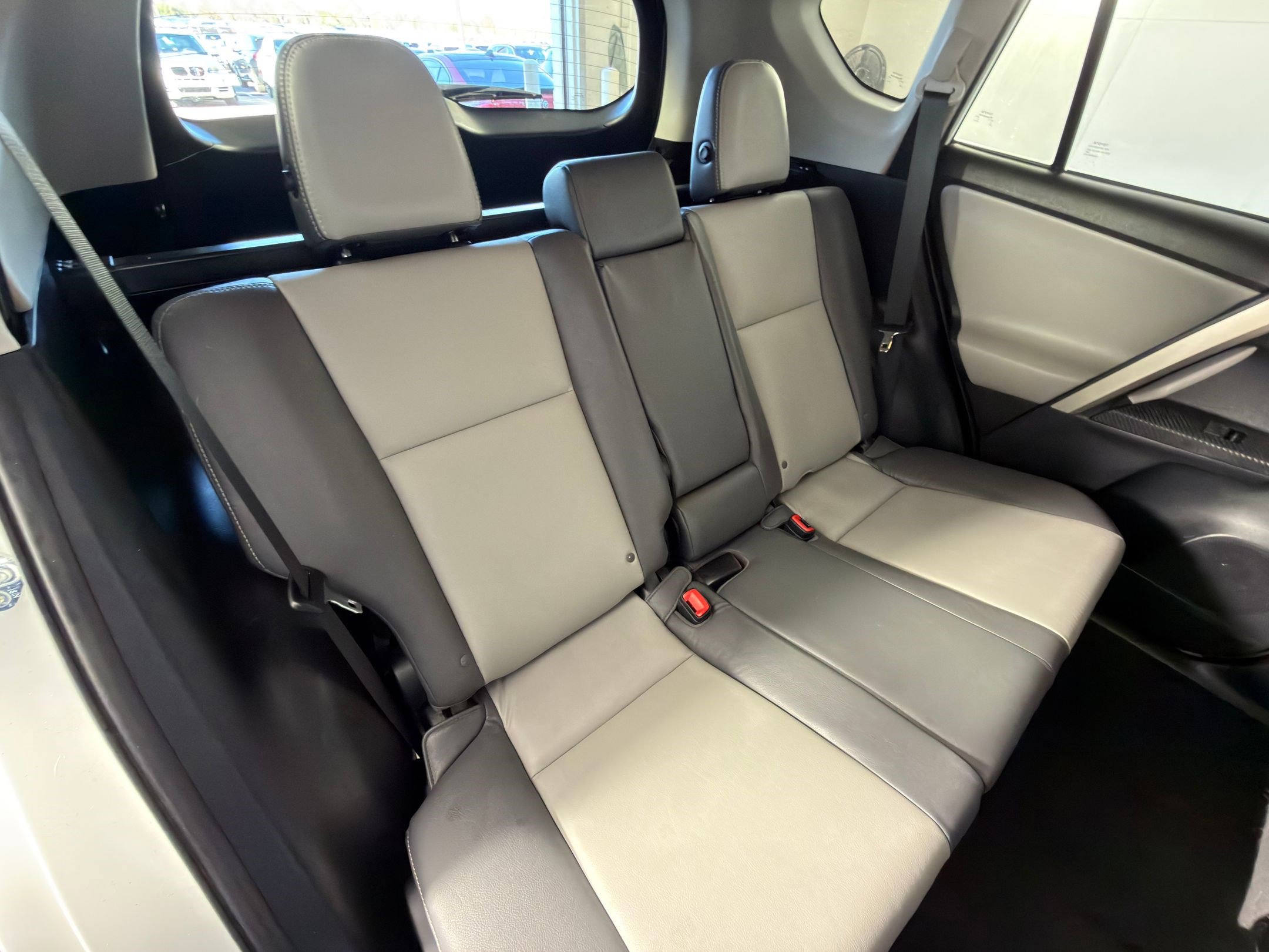 Used 2014 Toyota RAV4 Limited image 33