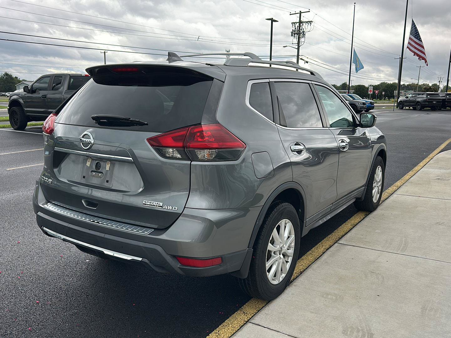 Used 2020 Nissan Rogue S w/ Special Edition Package AWD/4WD image 5